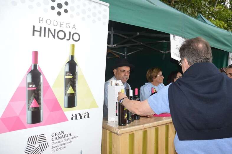 Puesto de Bodega Hinojo en el parque de San Juan en el Día de Canarias 2198 (Foto TA)